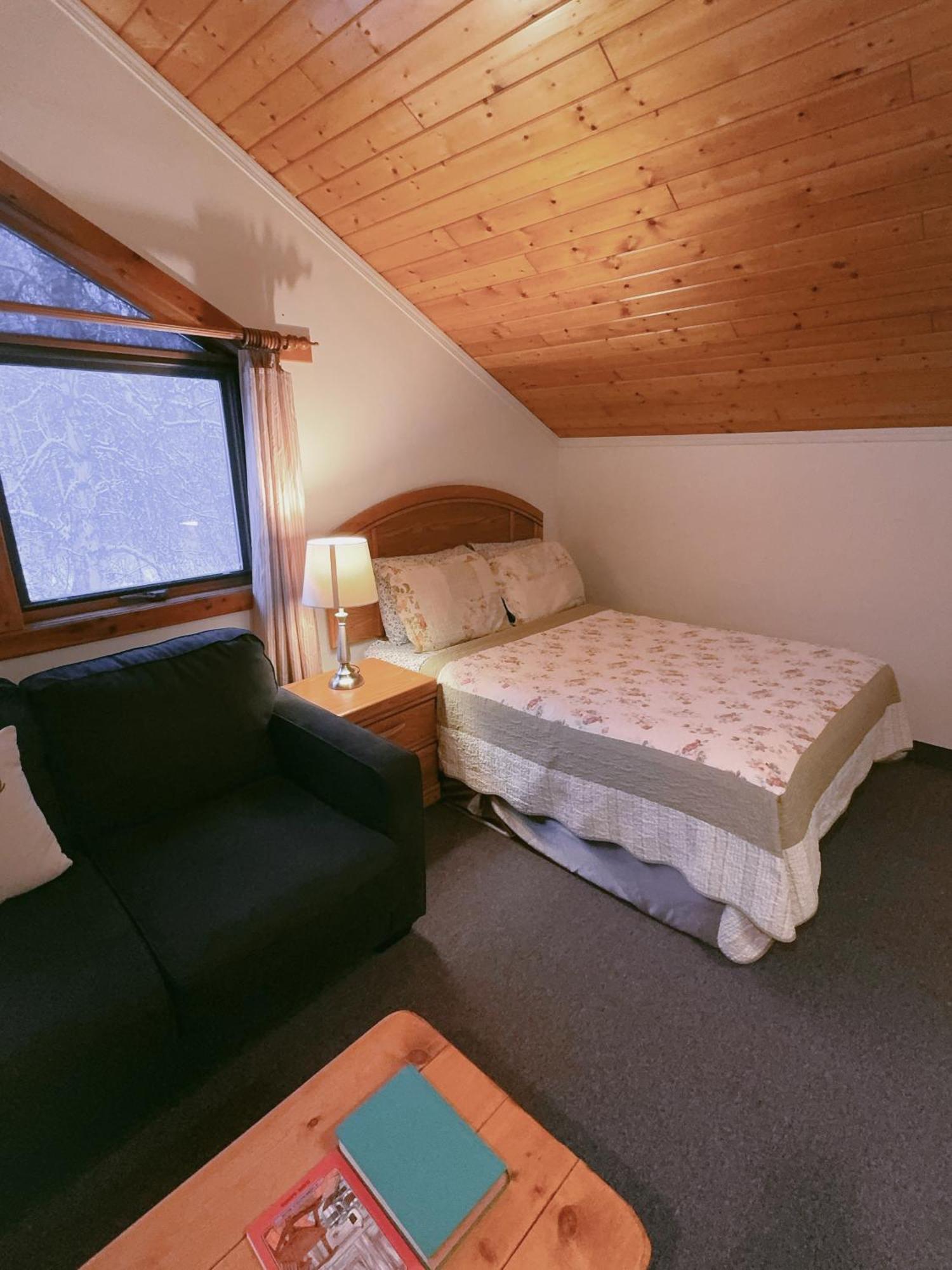 Alpine Meadows Lodge Golden Eksteriør billede