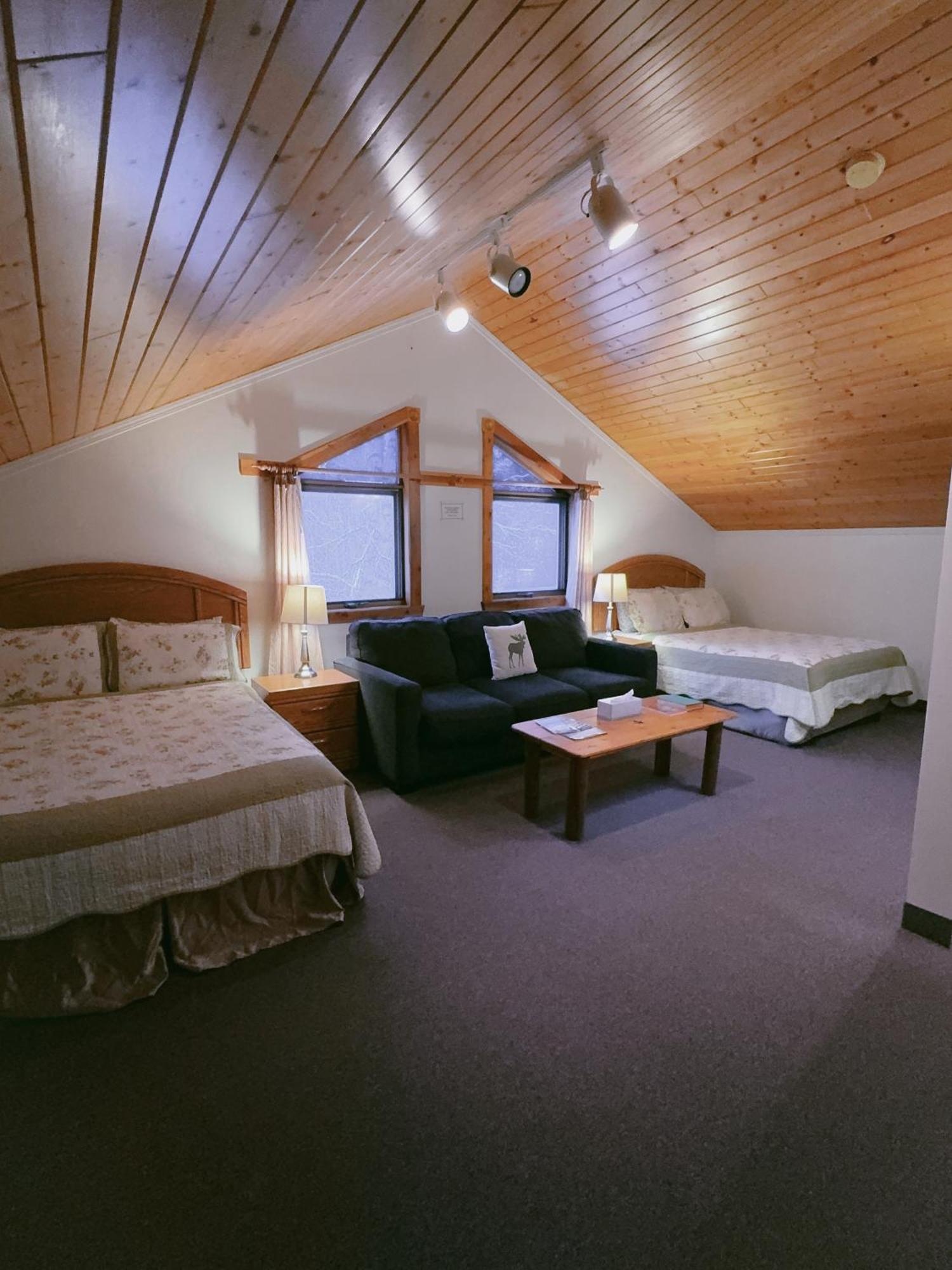 Alpine Meadows Lodge Golden Eksteriør billede